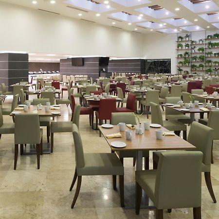 Real Inn Tijuana By Camino Real Hoteles Exteriör bild The dining room