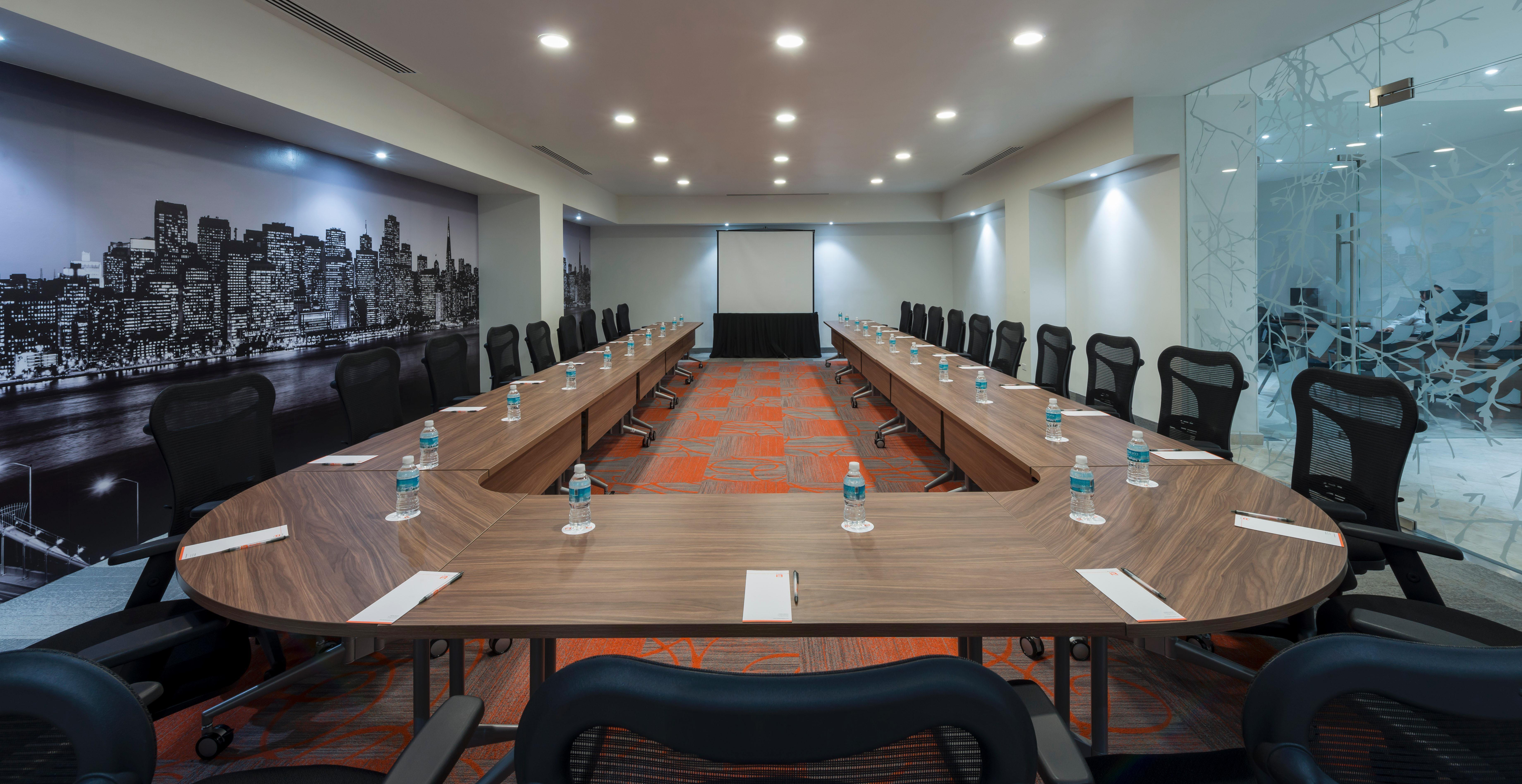 Real Inn Tijuana By Camino Real Hoteles Exteriör bild Meeting room at the hotel