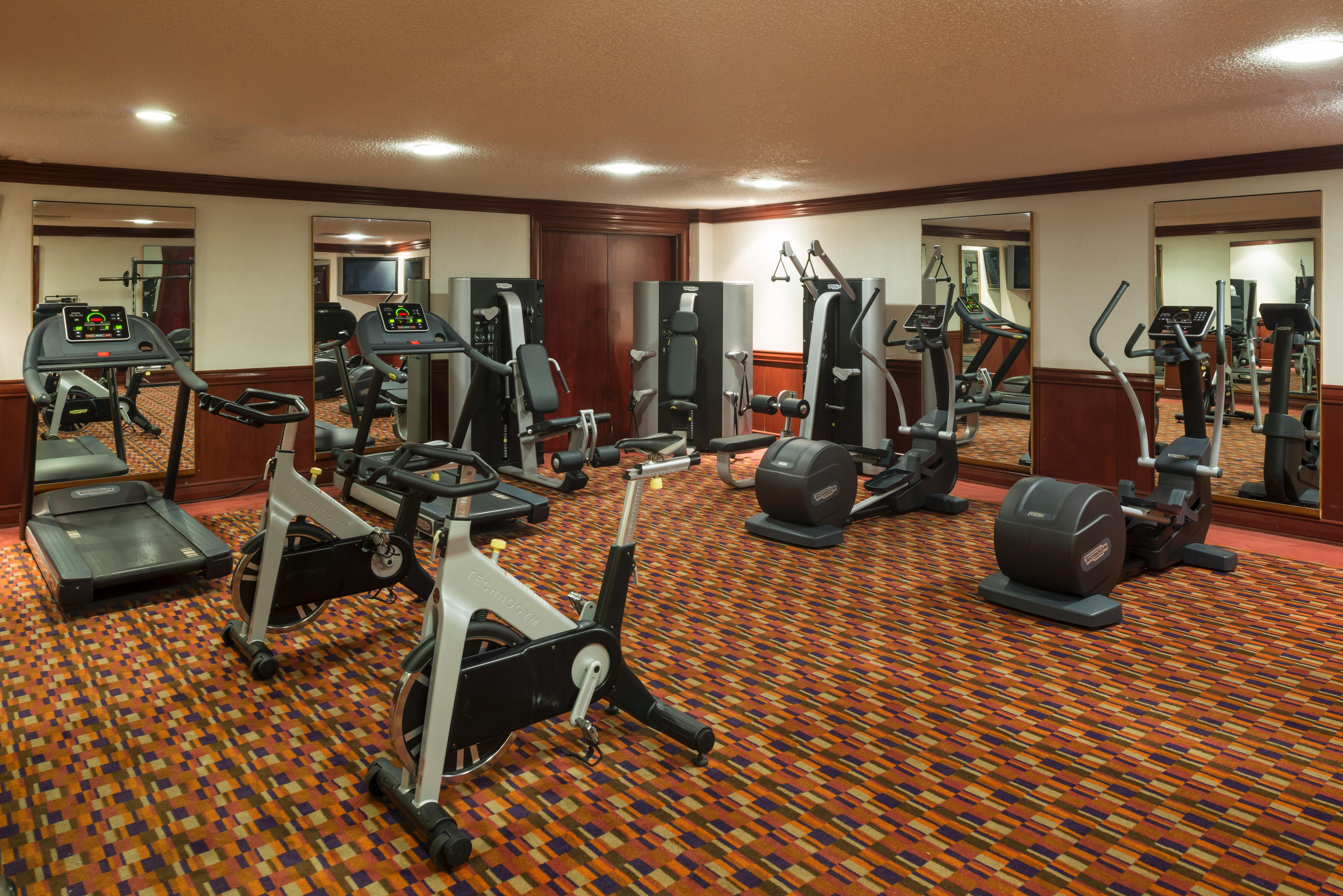 Real Inn Tijuana By Camino Real Hoteles Exteriör bild The gym at the hotel
