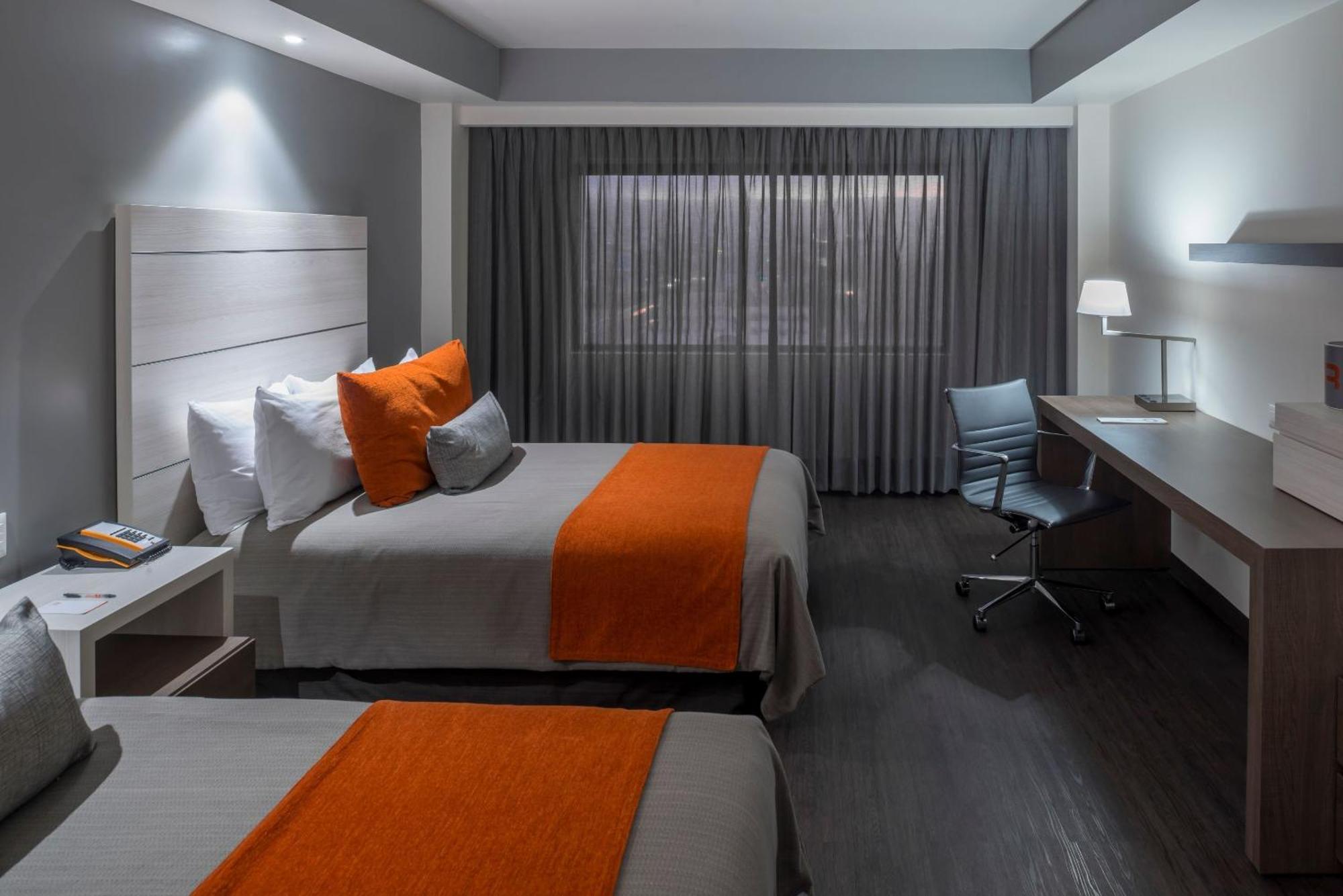 Real Inn Tijuana By Camino Real Hoteles Exteriör bild A room at the hotel
