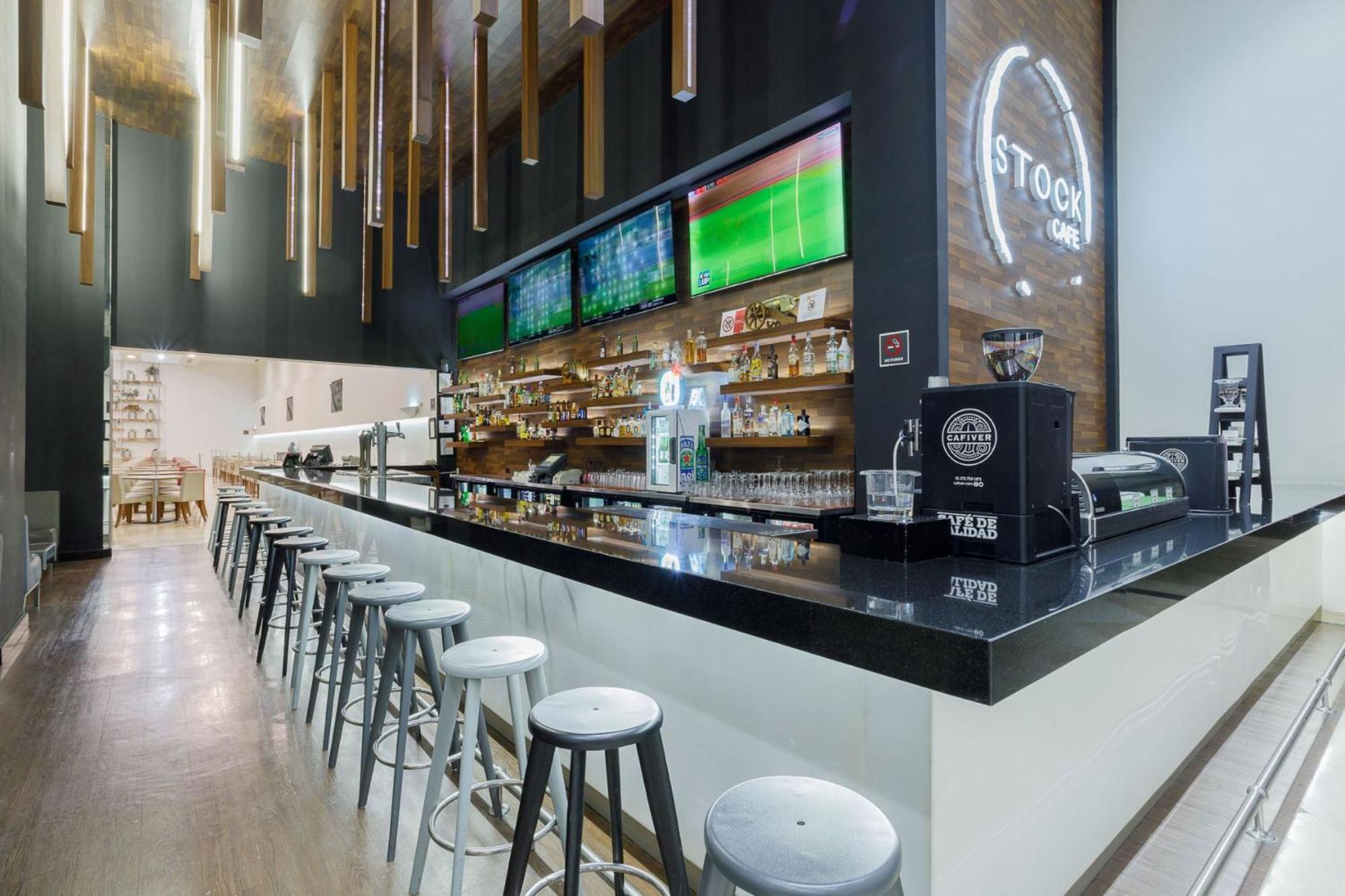 Real Inn Tijuana By Camino Real Hoteles Exteriör bild Stock Bar