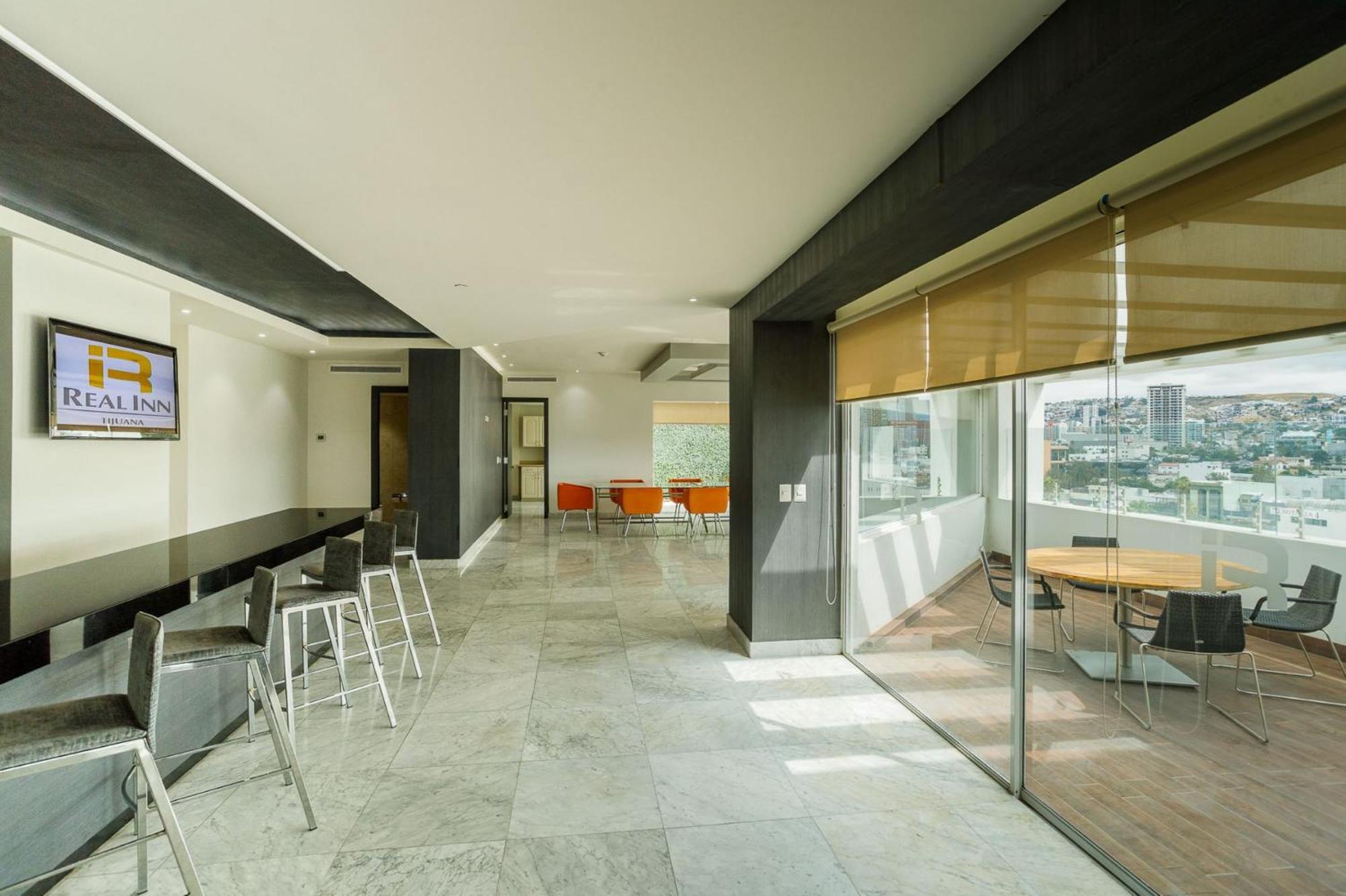 Real Inn Tijuana By Camino Real Hoteles Exteriör bild The 10th floor of the building