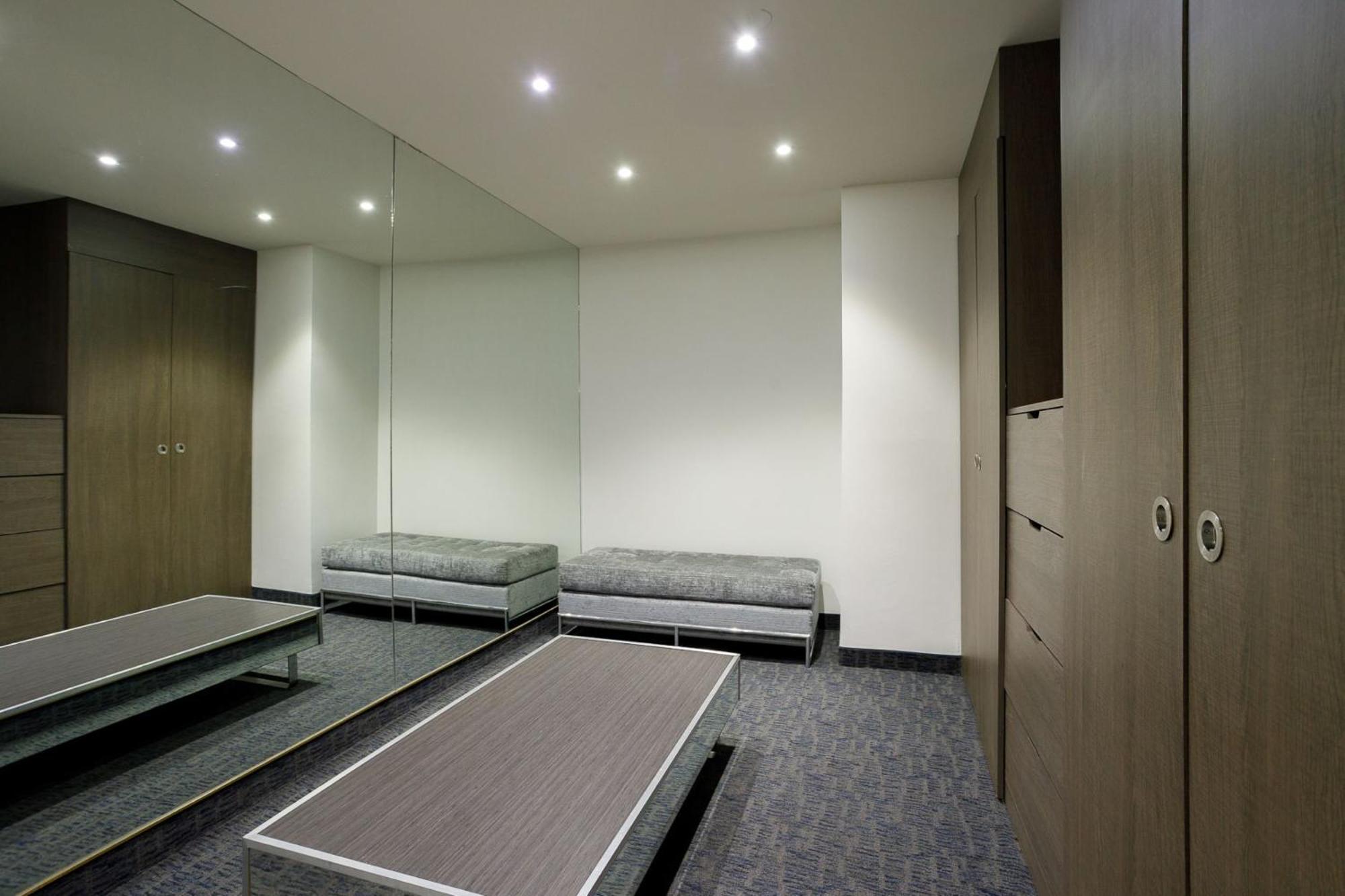 Real Inn Tijuana By Camino Real Hoteles Exteriör bild The dressing room at the National Theatre, London